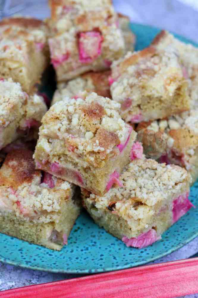 Rhubarb Crumble Tray bake Cake