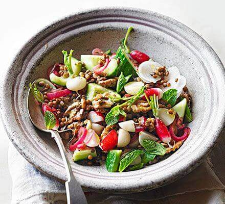 Radish, lentil and mint salad