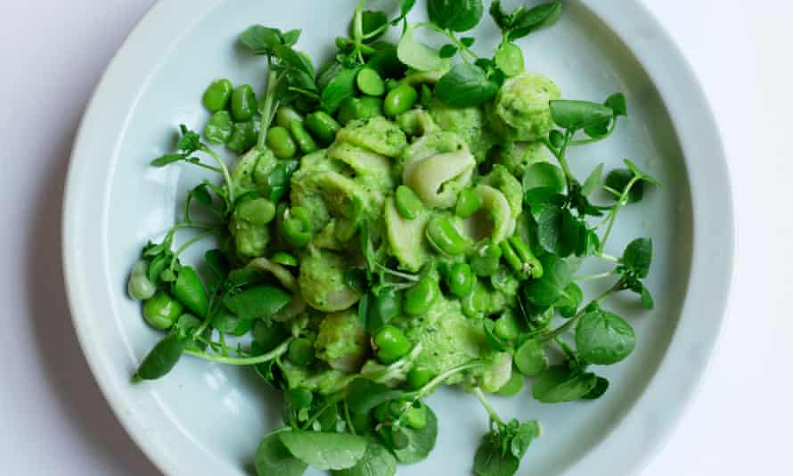 Pasta with broad beans